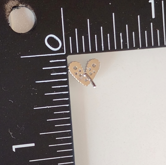 925 Sterling Heart  Simulated diamonds Beautiful Stud Earrings - Picture 6 of 8